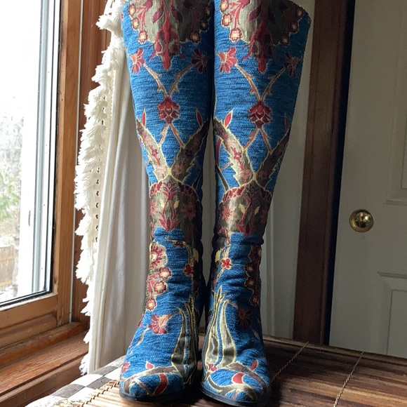 Embroidered Boots - Picture 10 of 10